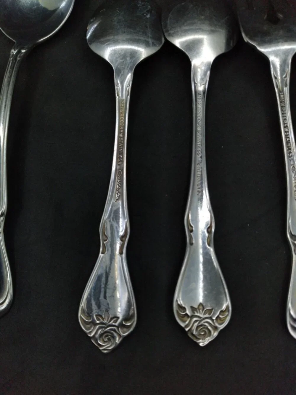 Set 11 Rogers 1881 Oneida Arbor Rose pattern small Forks and spoons teaspoons